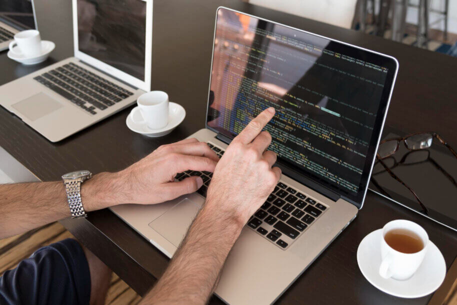 5 Tren Teknologi dalam Industry Software Serta Perannya dalam Kehidupan Masa Kini