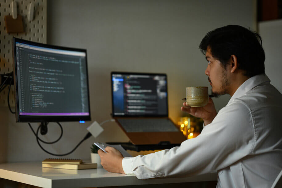 Programmer Outsourcing: Develop Software Faster & Flexibly